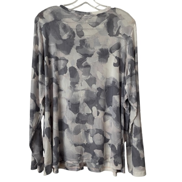 LOGO Layers by Lori Goldstein Pearl Printed Mesh Cardigan, button front, size XL - Picture 3 of 7